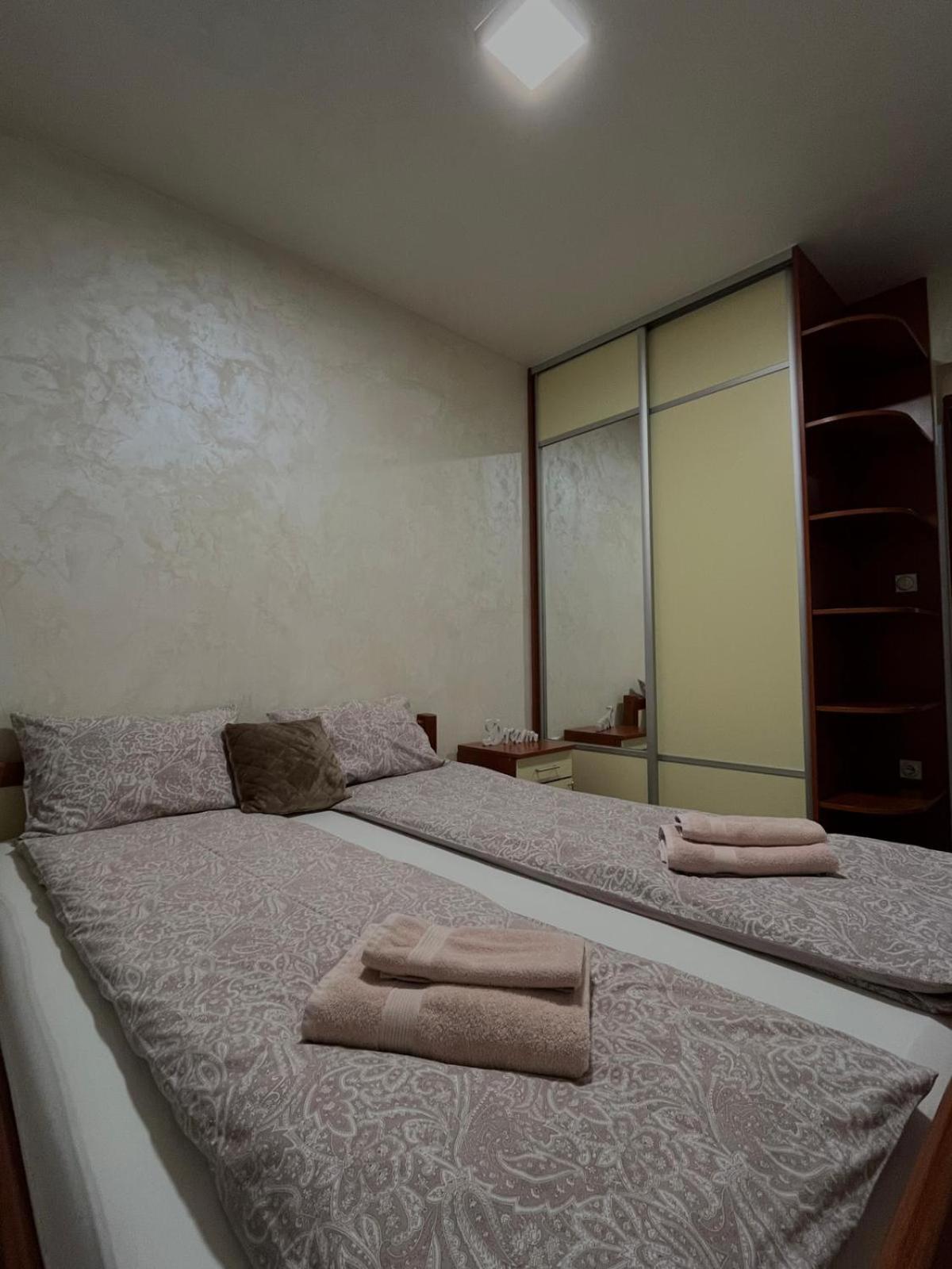Apartman Basic โดโบย ภายนอก รูปภาพ